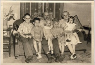 The children are Jim Roman, Rans Roman, Wendell & Vicky Newcomb & Jane Ann Roman. ca 1948-49